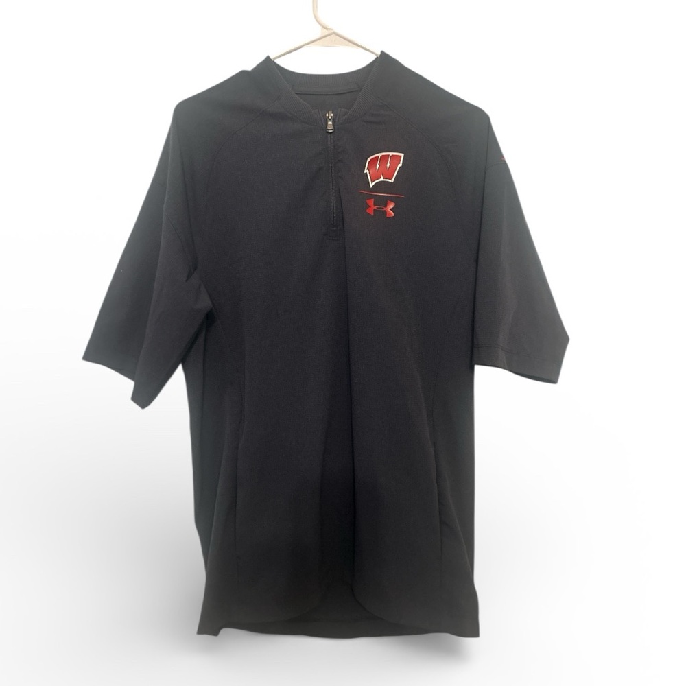 Wisconsin Badgers Under Armour Cage Short Sleeve Men's Quarter-Zip Gray- small